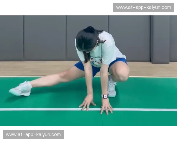 羽毛球热身拉伸：提升竞技表现的关键步骤